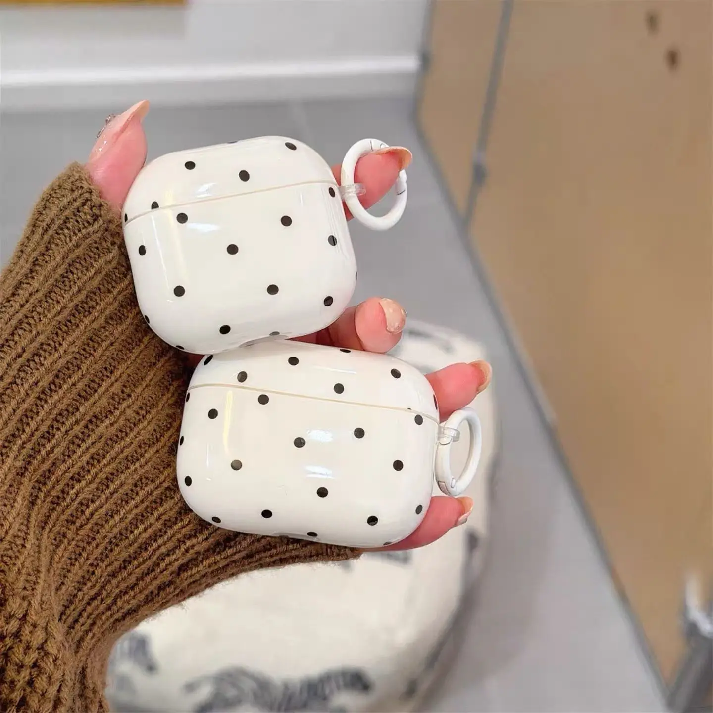 

Simple White Polka Dot Case Cover for Apple AirPods Pro 3 Pro3 Pro2 4 Wireless Bluetooth Earphone Protective Sleeve Accessories