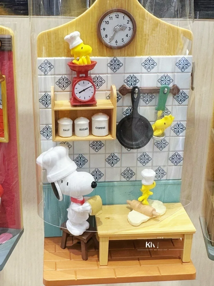 Re-ment Peanuts Snoopy Miniature Board Figures Cutting Board Style Life Scene Blind Box Collectible Wall Hanging Desktop Decor