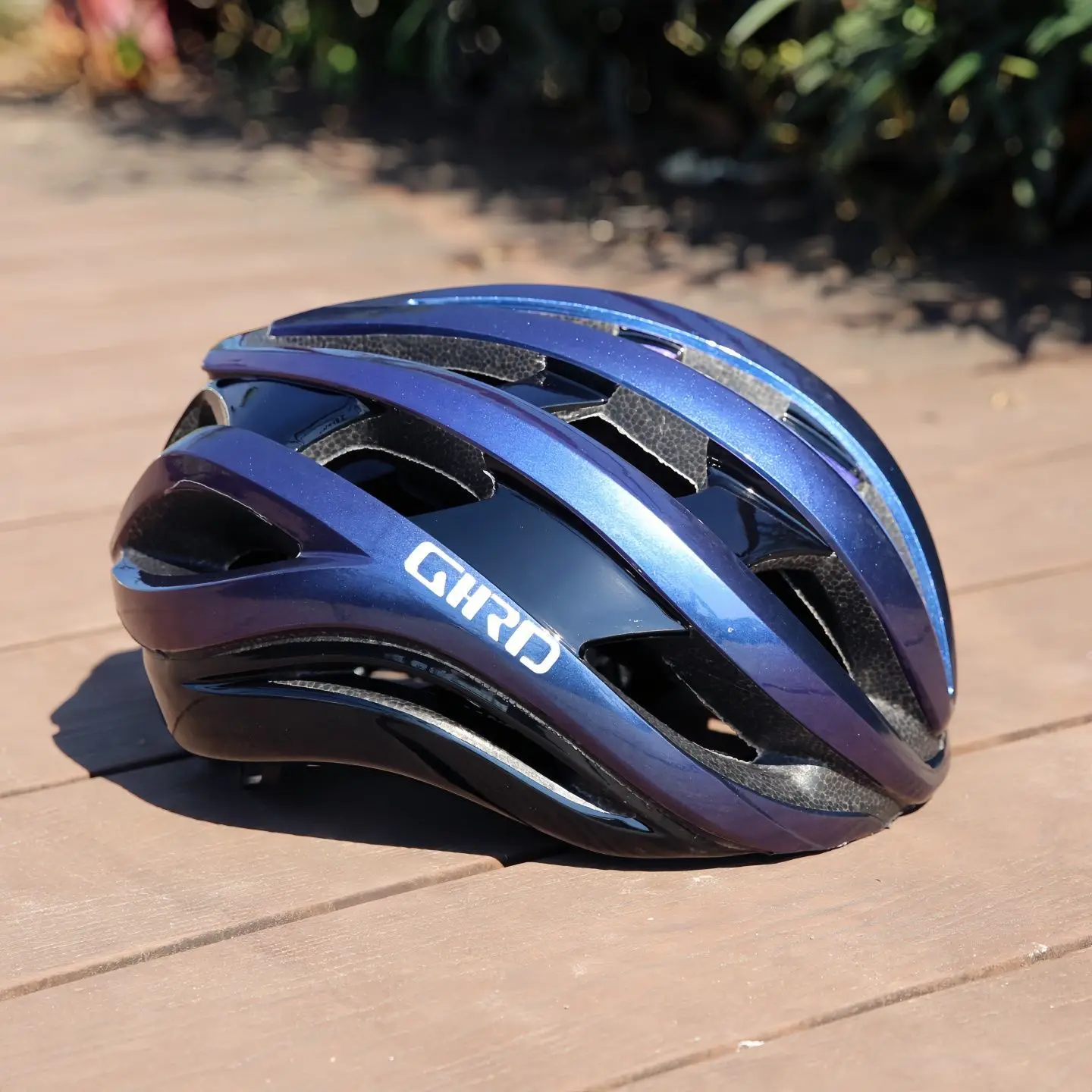 

Универсальный велосипедный шлем для горных и шоссейных велосипедов