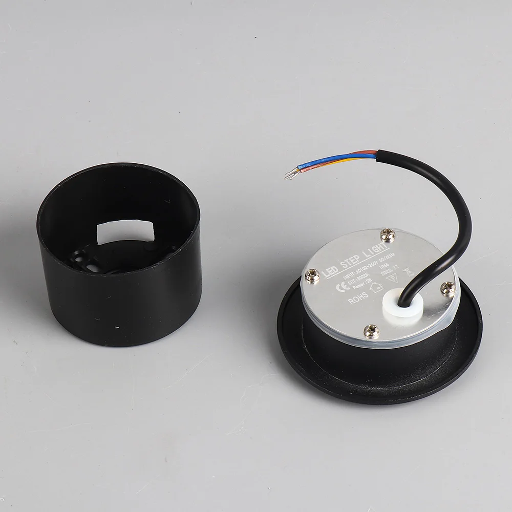 Klasyczne, wodoodporne lampki schodowe do użytku zewnętrznego, małe, okrągłe, luksusowe, wpuszczane lampki ścienne, lampki schodowe.