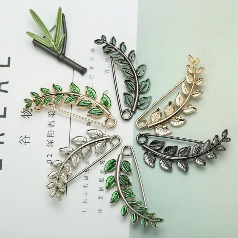 Artistic Retro Alloy Brooch Leaf Shape Neutral Coats Sweaters Cardigans Fixed Accessories Anniversary Celebration Gifts