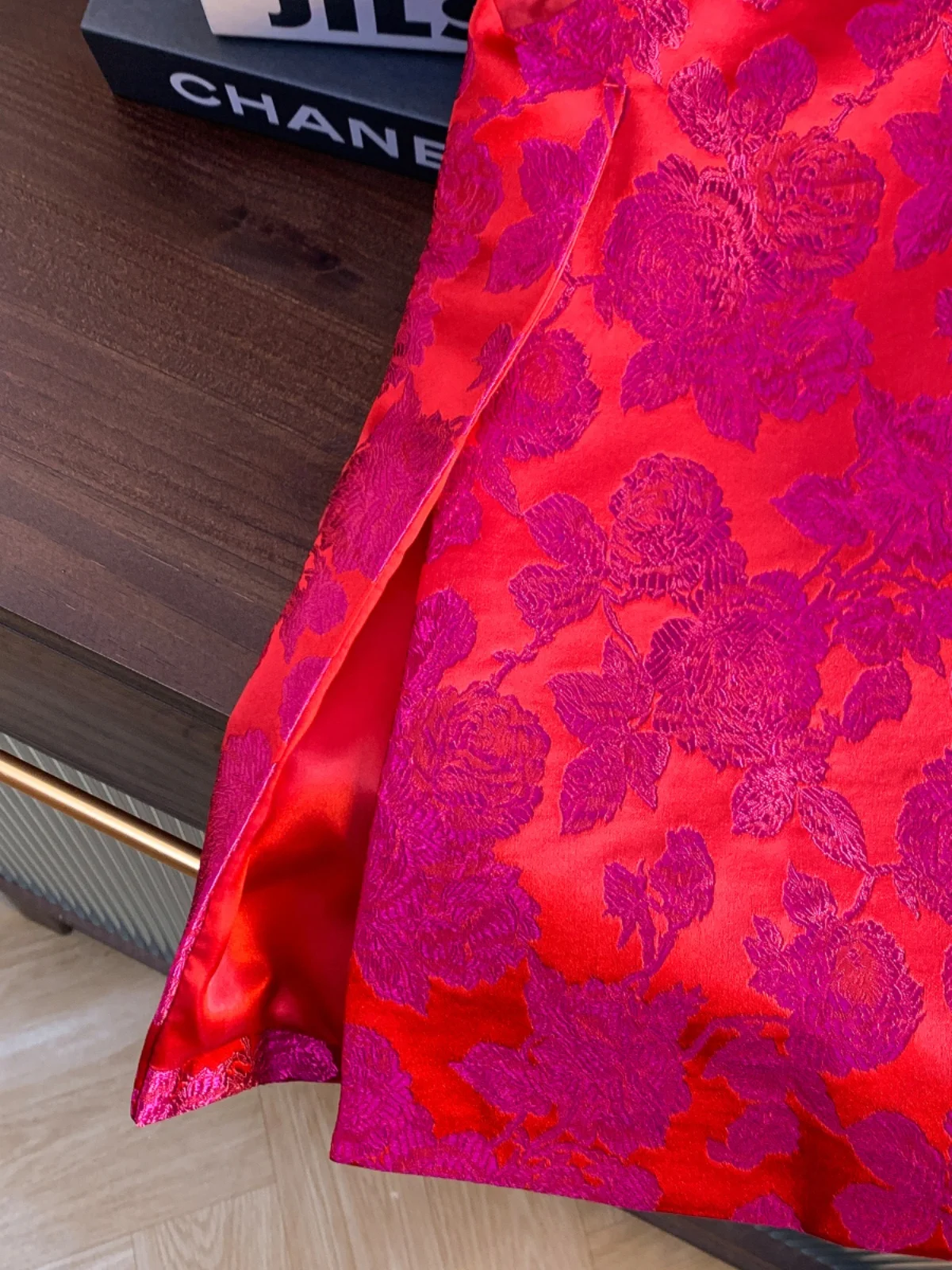 

Шелковая футболка, китайская женская мода, новая традиционная майка Qipao, воротник-стойка, пуговицы, боковой разрез, улучшенный дизайн