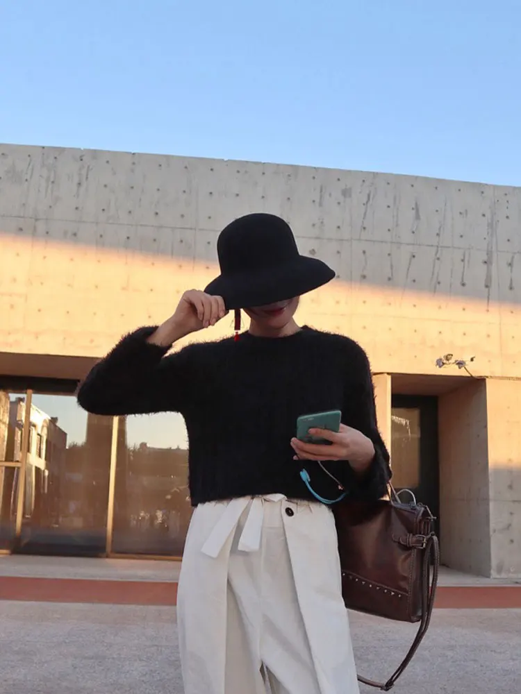 High Quality Women 100% Wool Felt Hats Black Wide Brim Fedoras For Party Church Hats Pork Pie Fedora Hepburn Hats New Fashion