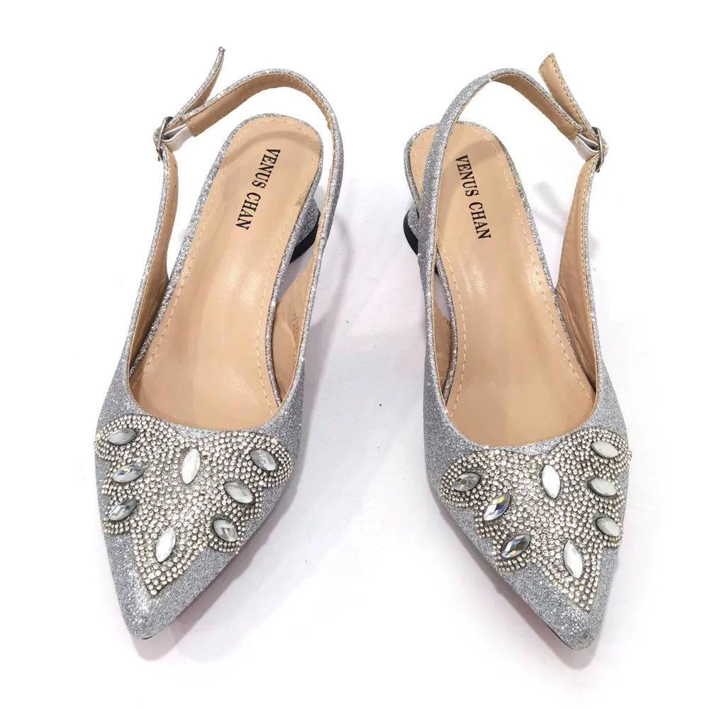 2023 Nigerian Women's Silver Mid Heels Frosted Crystal Shiny Rhinestone Party Italian Design Pointed Shoes And Bag Set