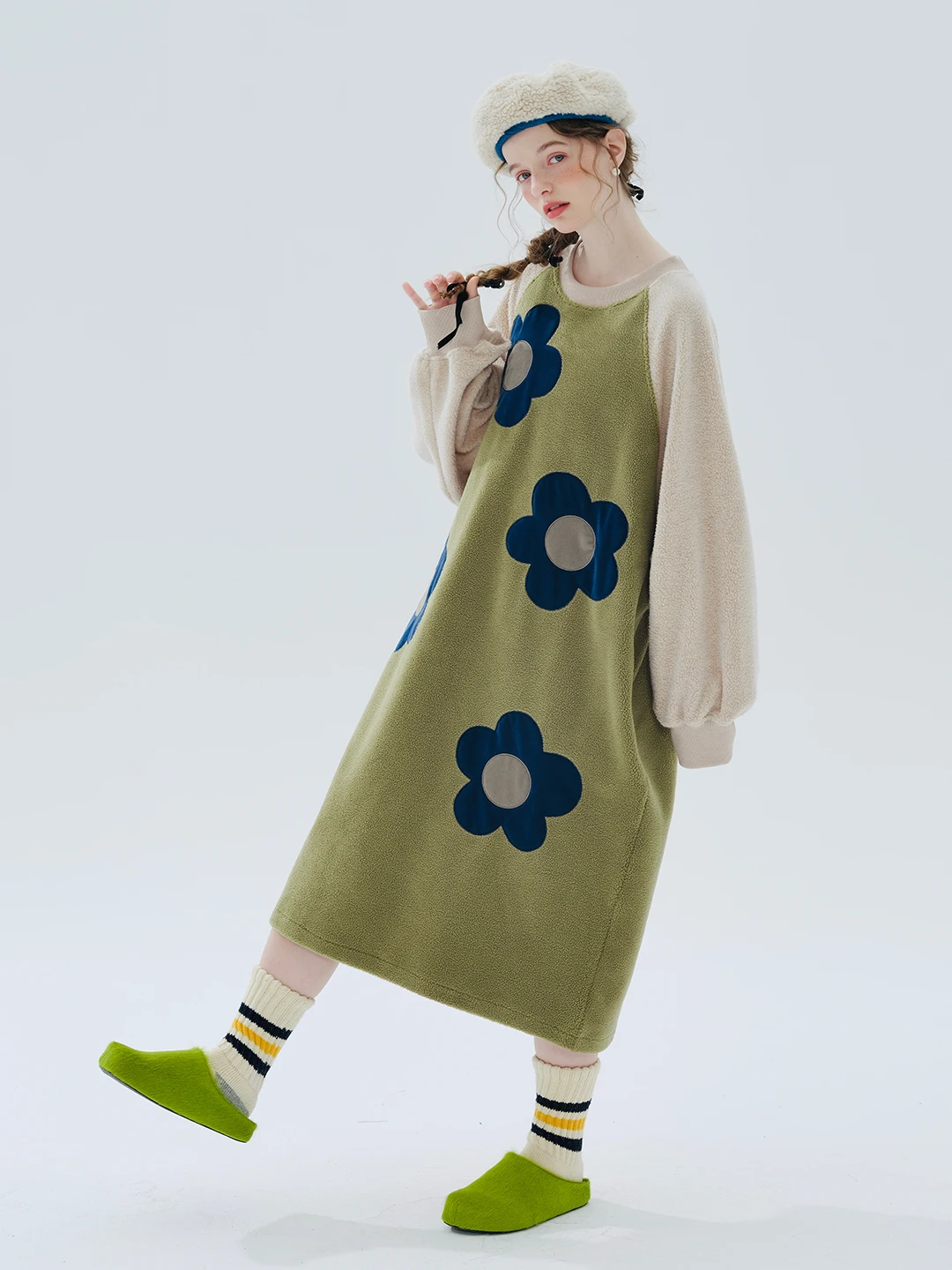 IMAKOKONI original design Autumn and winter long sleeve warm with fleece flower decal loose casual patchwork dress 234338