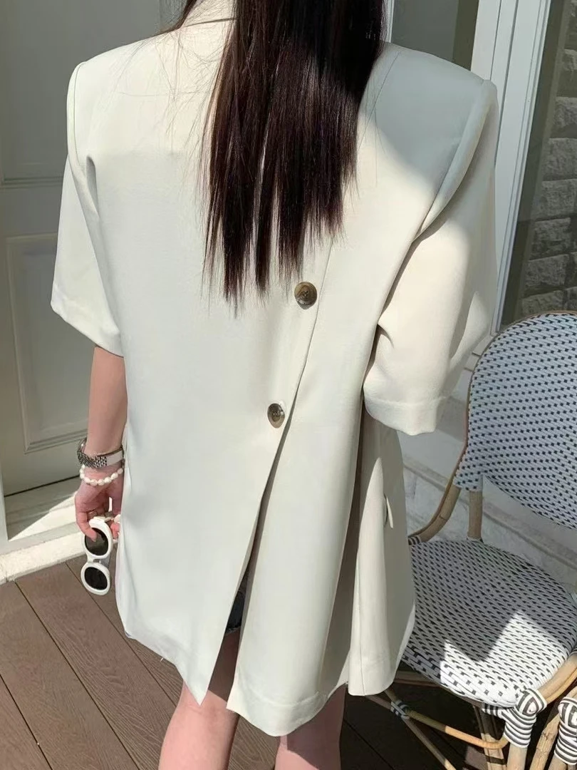 

Женский укороченный жакет с двумя пуговицами, свободного кроя, визуально стройнящий, в западном стиле, однотонный, для повседневной носки