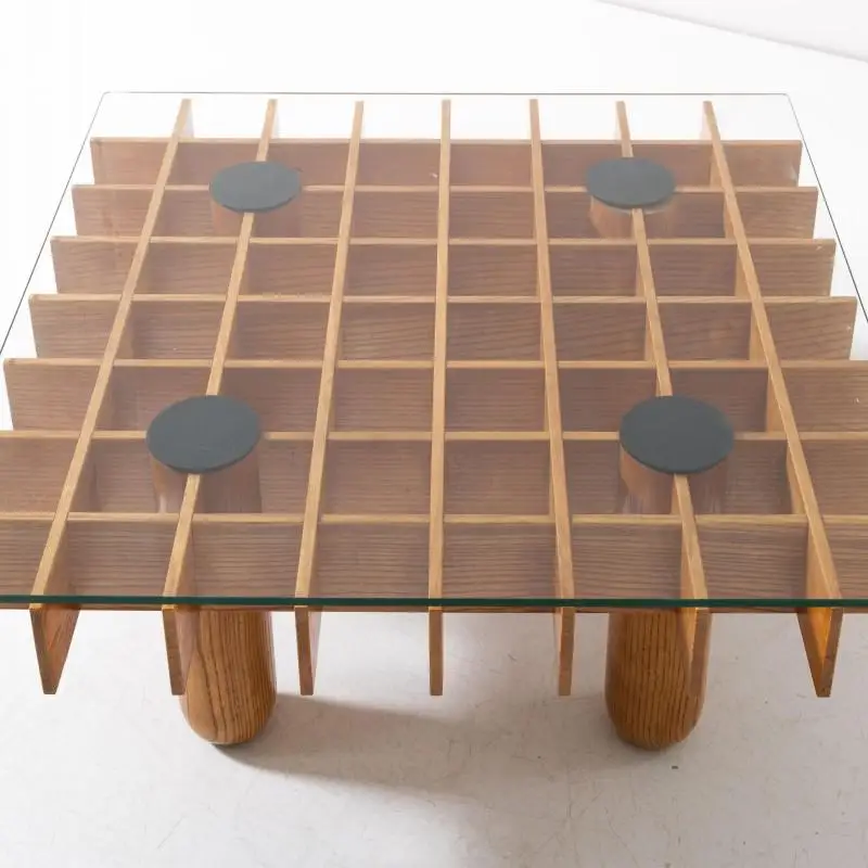 طاولة قهوة من الخشب الصلب على طراز العصور الوسطى، غرفة المعيشة، شقة صغيرة من الرياح وابي سابي، طاولة حافة زجاجية مربعة بسيطة وحديثة