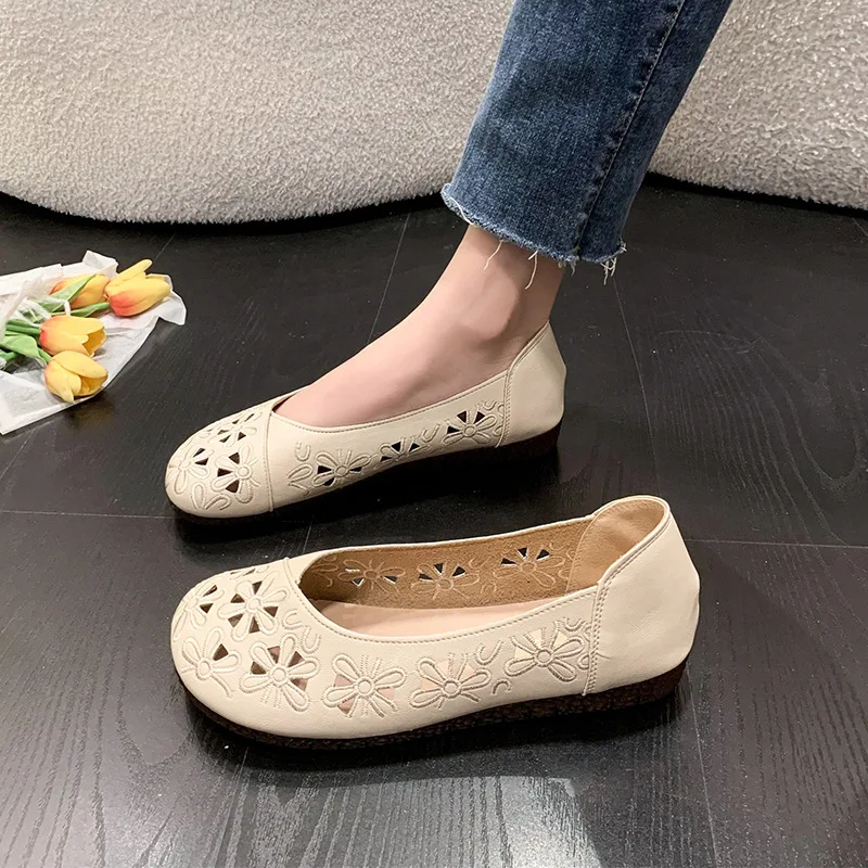 Women Summer Flat Shoes Flower Hole Loafers Breathable Female Leisure Shoes Ladies Flats Woman Plus Size Zapatos De Mujer