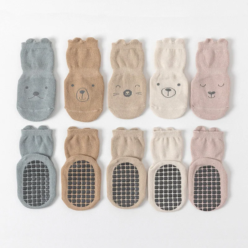 

Осенне-зимние детские фонарики в пол, противоскользящие носки для прогулок в помещении, милые Мультяшные фонарики