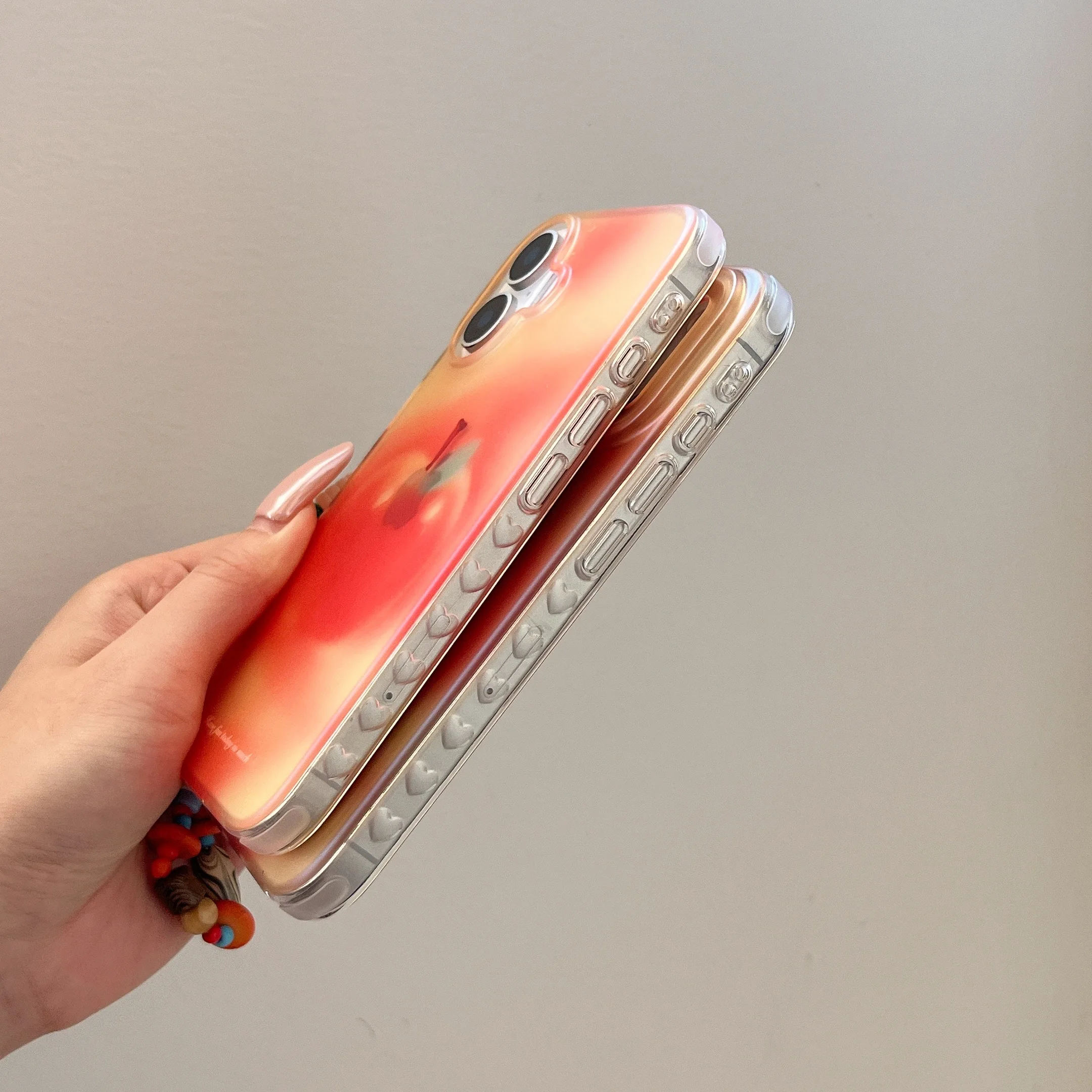 내구성 있는 레트로 그라데이션 사과 패턴 비즈 끈이 달린 아이폰 17 16 15 14 13 프로 맥스용 폰 케이스