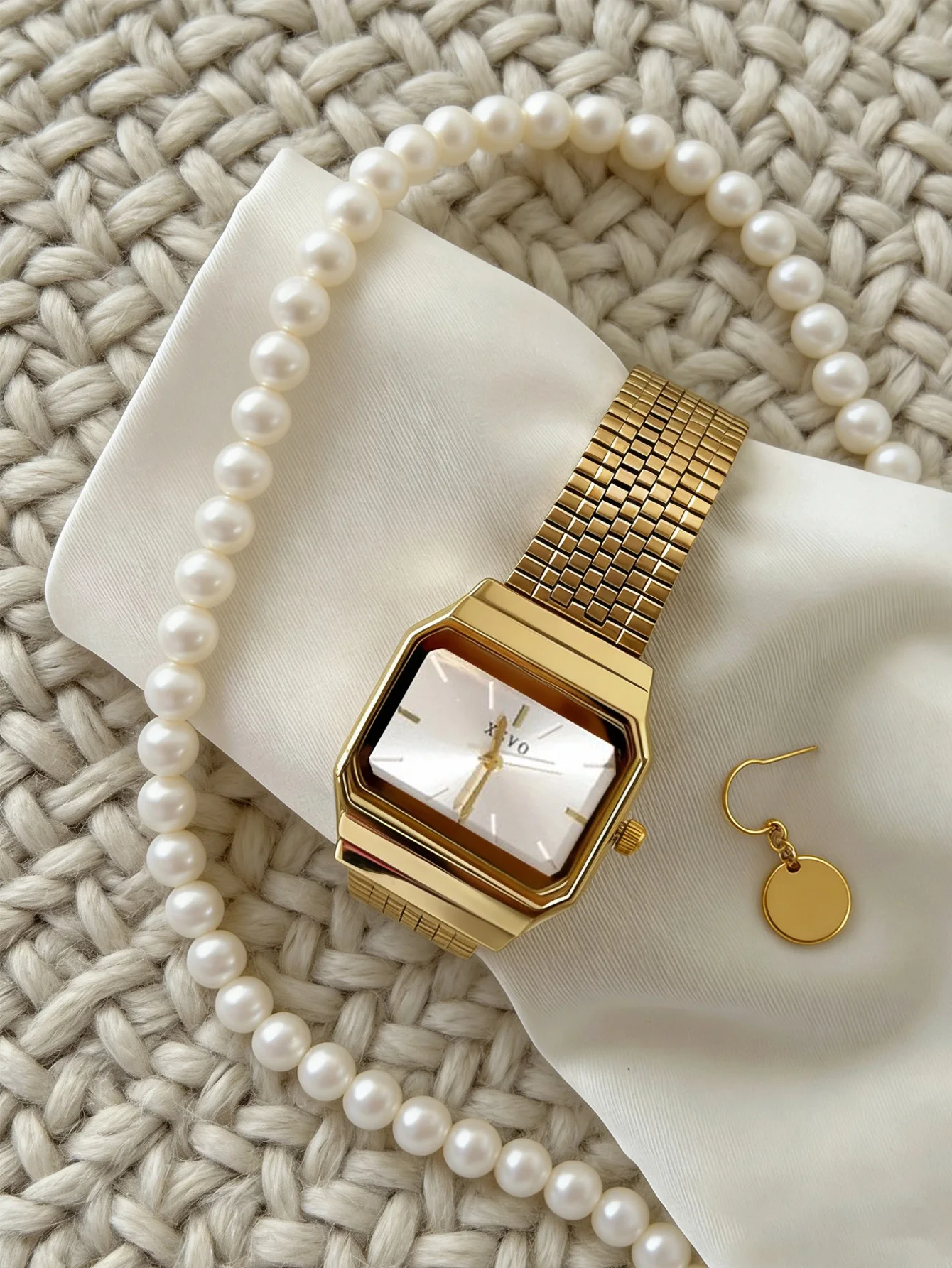 

Элегантные женские квадратные часы золотистого цвета, тонкий сетчатый ремешок, минималистичный циферблат, кварцевые наручные часы в винтажном стиле