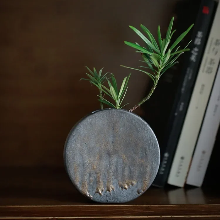 Koreanischer Stil, abstrakte I – Ikebana Vase Kenzan Bewertung und Preis