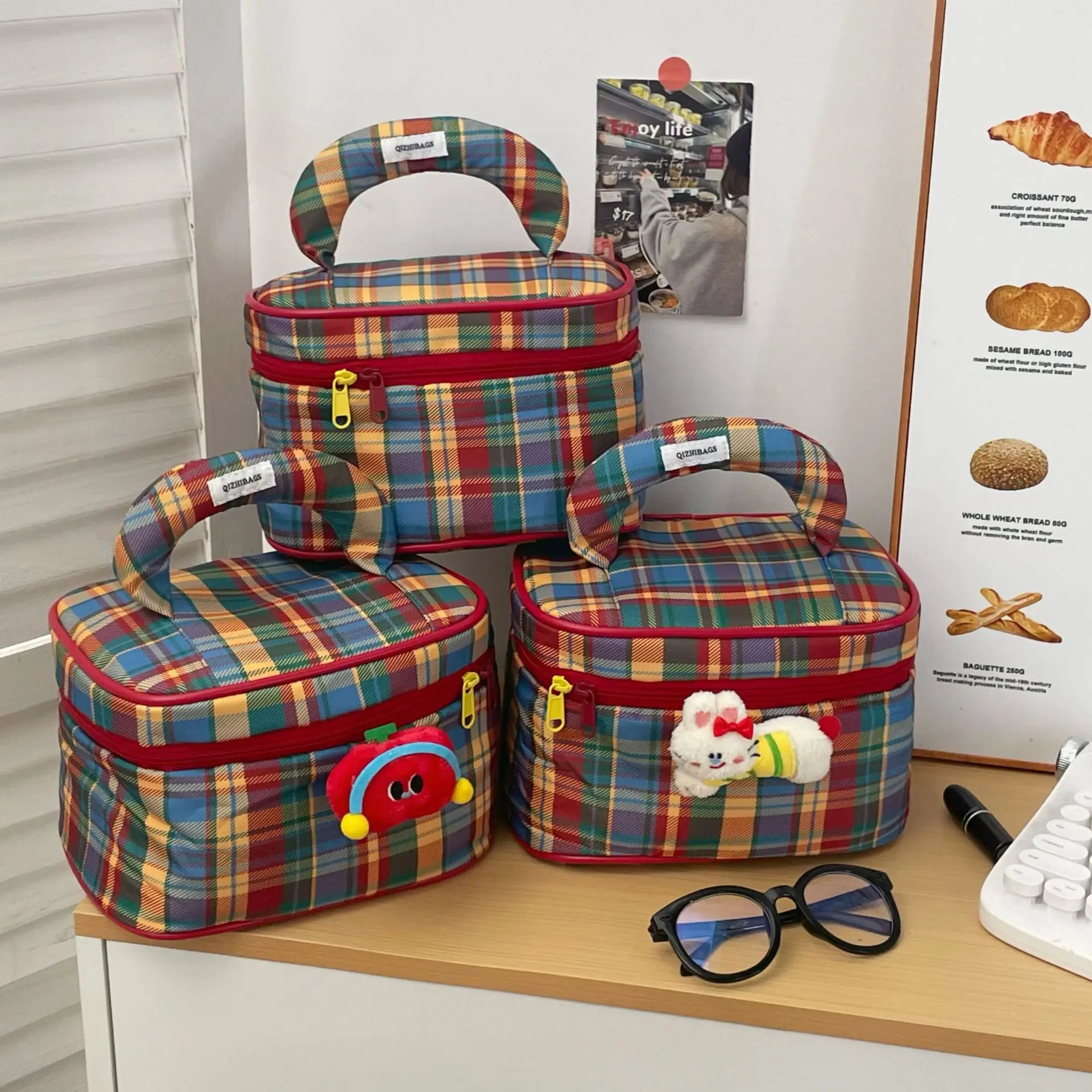 Cute Checkered Makeup Bag Women Large-capacity Portable Travel Lipstick Cosmetics Storage Bag Mini Pouch Tote Bag Cosmtic Bag