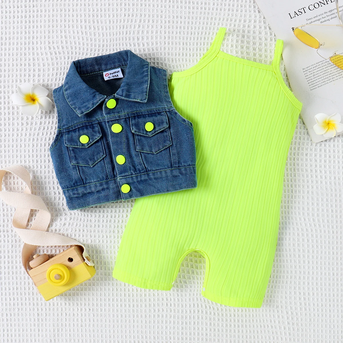 PatPat 2pcs Baby Girl Solid Rib-knit Romper and Button Up Front Vest Denim Jacket Set