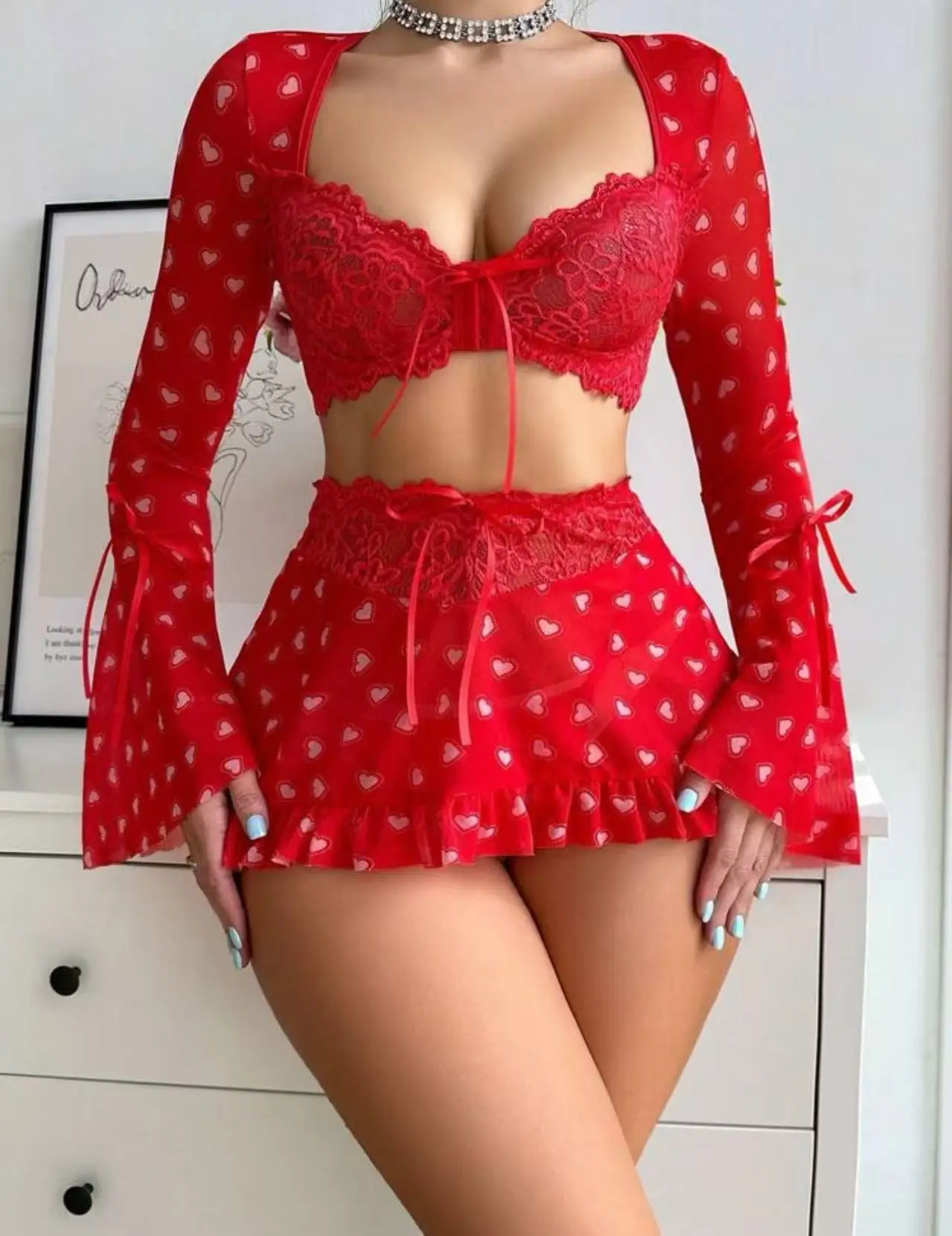 

Комплекты из 3 предметов, прозрачное сексуальное женское белье для женщин, красный бюстгальтер LoveHeart, сетчатый лоскутный рюшами, юбки на шнуровке, стринги, эротические костюмы