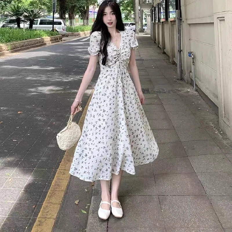 

Женское летнее платье макси с цветочным принтом, V-образным вырезом и завышенной талией, больших размеров, уникальное, стройнящее, А-силуэт, повседневное, из полиэстера