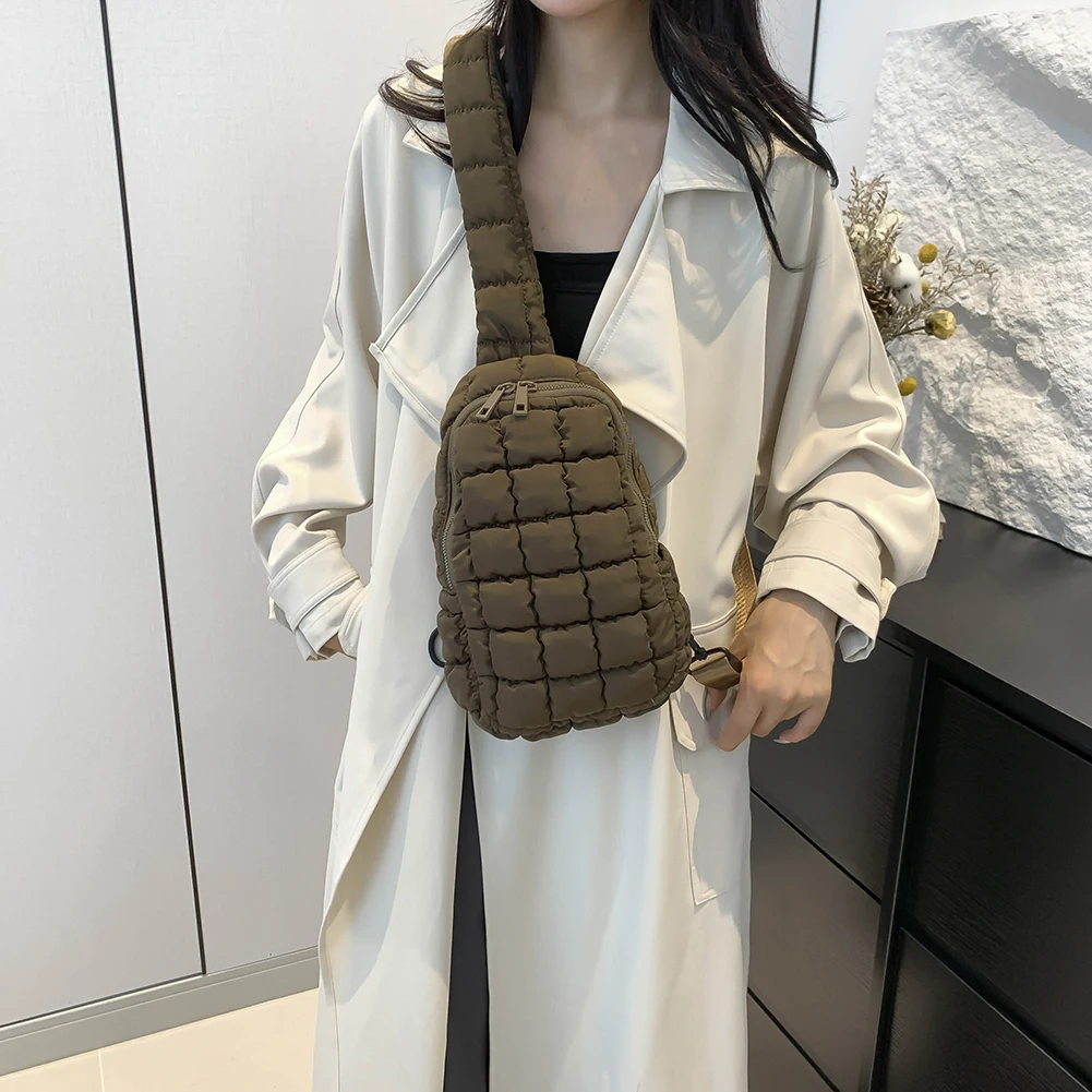 

Women Quilted Chest Bag Cloud Waist Bag Zip Closure Travel Fanny Pack Adjustable Strap Casual Waist Pack Outdoor Travel Bag