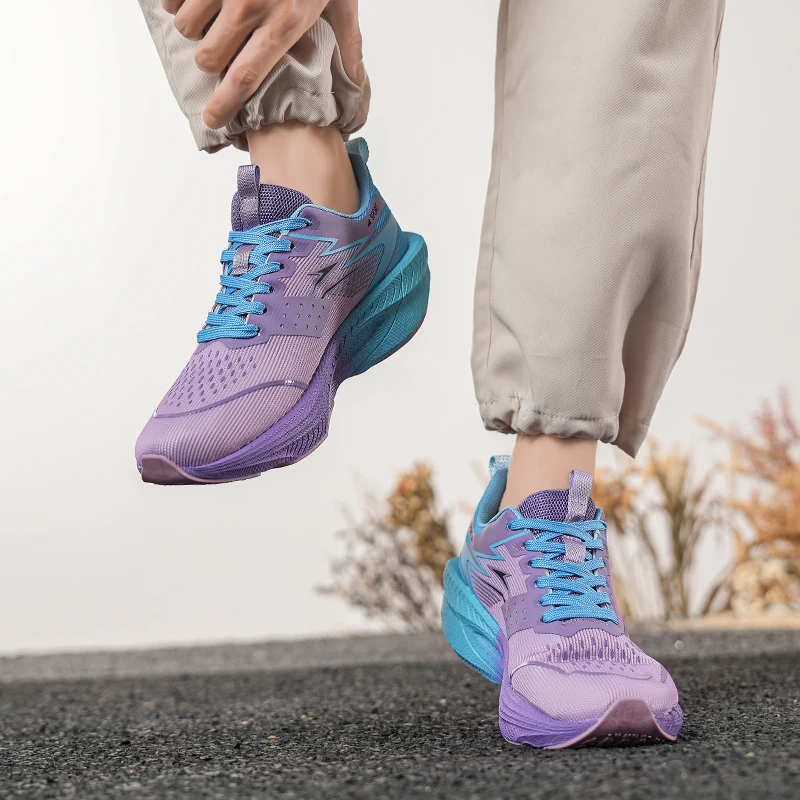Herren-Freizeitsportschuhe, neue Rennschuhe mit Farbverlauf und Carbonplatte, atmungsaktive Fly-Knit-Mesh-Dämpfung, rutschfeste Schuhe für Herren und Damen, Outdoor-Sportschuhe für morgendliches Lauftraining. – Detail 17