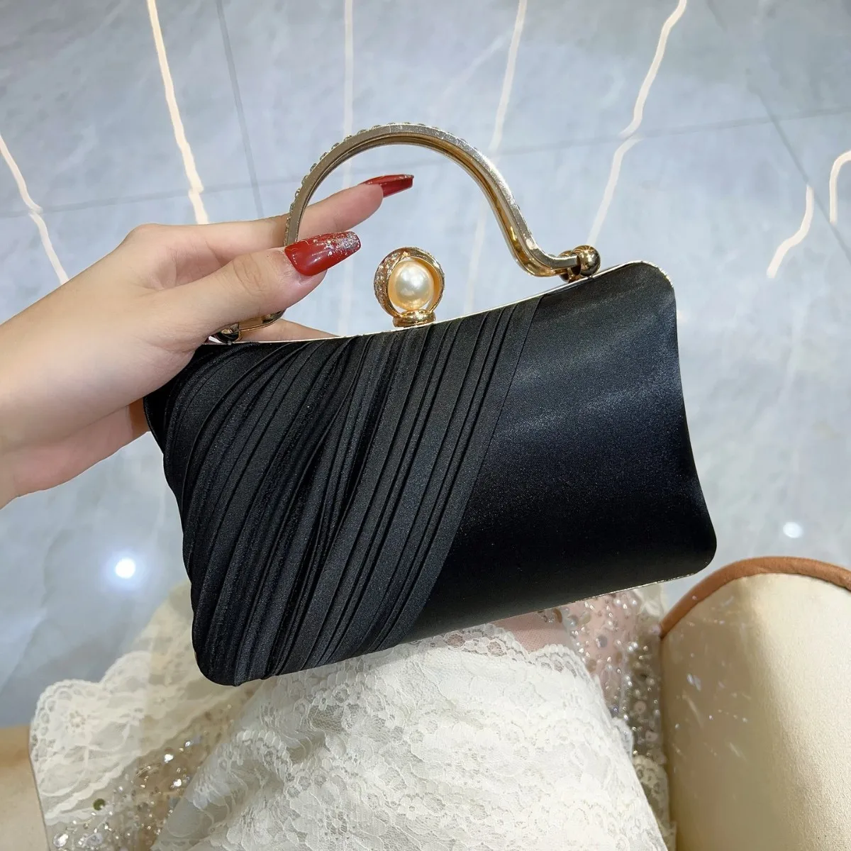 

Elegant White Apricot Evening Clutch Women’s Wedding Party Purse Metal Handle Shoulder Bag Luxury Chain Handheld Banquet Handbag