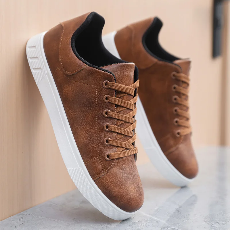 

The 2025 new men's all-season style soft-soled white sneakers are fashionable and versatile, casual and lightweight