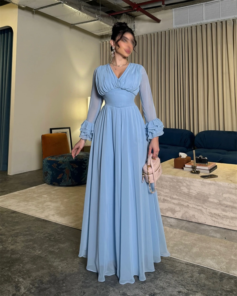 カスタマイズされたクラシックブルーシフォンイブニングドレスシンプルな A ライン長袖ウエディングドレスセクシーなスタイル V ネックホームカミングドレス女性のための