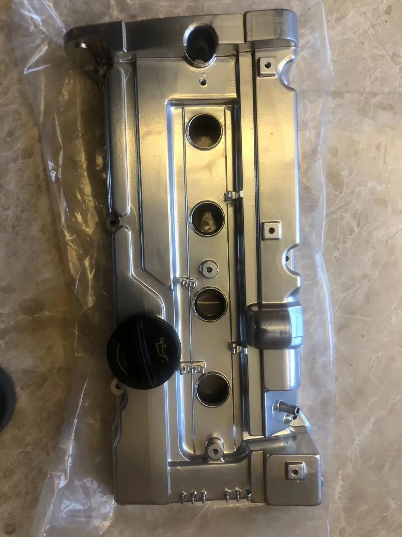 Genuine High Quality Valve Cover OEM 22410-26013 COVER ASSY-ROCKER / 2241026013 for Some Kia Models