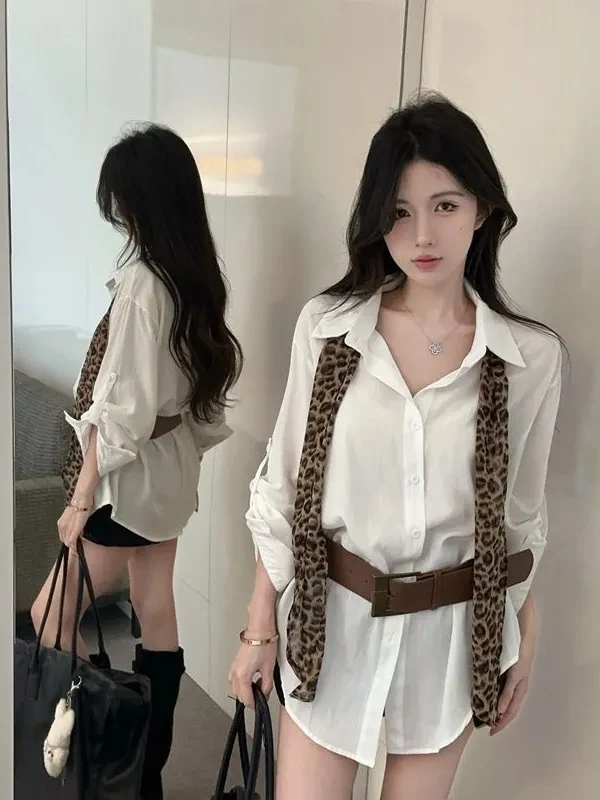 

Ранняя осень 2025: Модная женская блузка с леопардовым принтом, длинным рукавом, стильным дизайном, скрывающим недостатки фигуры, с поясом, в корейском стиле.