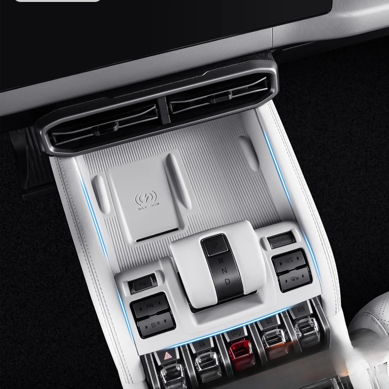 

Для консоли Equation Leopard Titanium 3 2025 Ultra Max, силиконовая накладка для беспроводной зарядки, панель переключения передач, защитная накладка, аксессуар