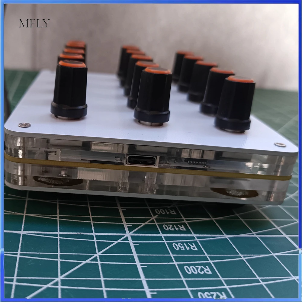 

Настраиваемый картографирующий 15-кнопочный контроллер MIDI CC с совместимым Cubase, Logic, FL Studio, Studio One, Sonar, Reaper