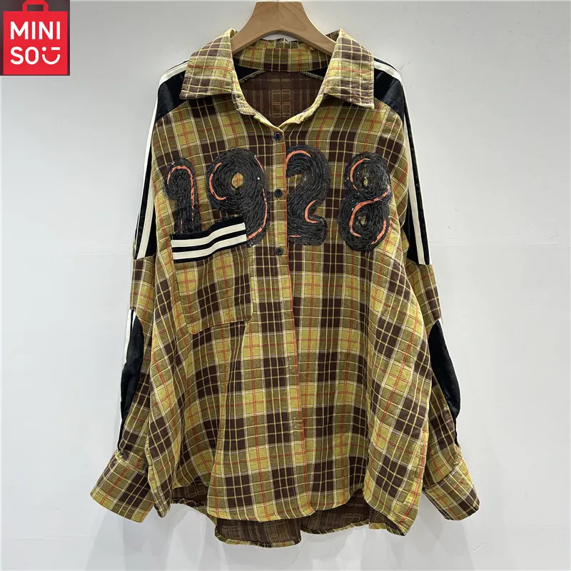 

MINISO модный бренд 2025, новая свободная женская рубашка с длинными рукавами в полоску среднего и большого размера с контрастным рисунком