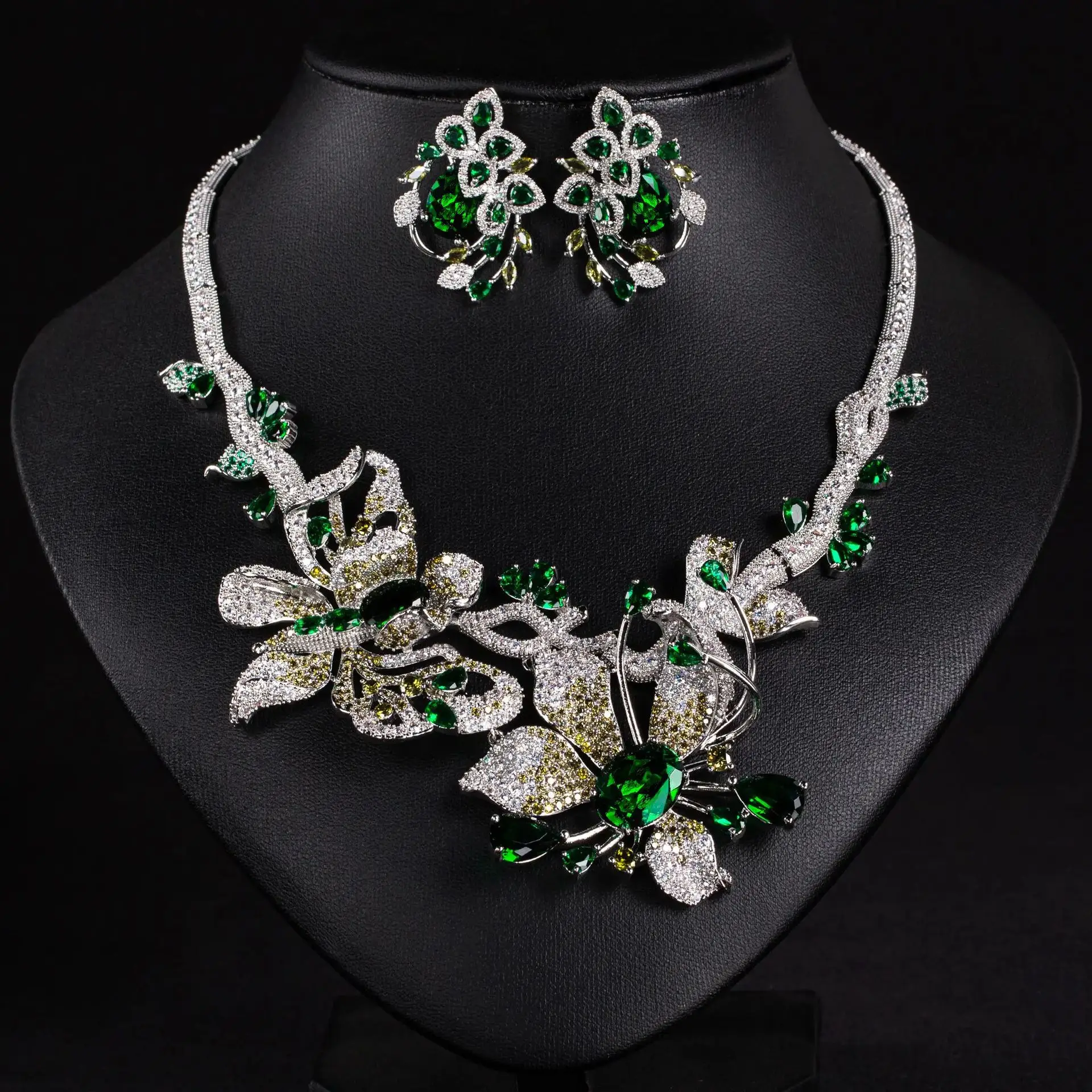 

New European and American Style Gorgeous Women's Dress Decoration Accessories Set Necklace Earrings Nigeria Wedding Gift M-913