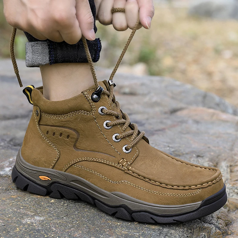 Luxuriöse Motorradstiefel für Herren: Unifarbenes Echtleder, warmes Fellfutter, lässige Winterstiefel für draußen._voghion.com