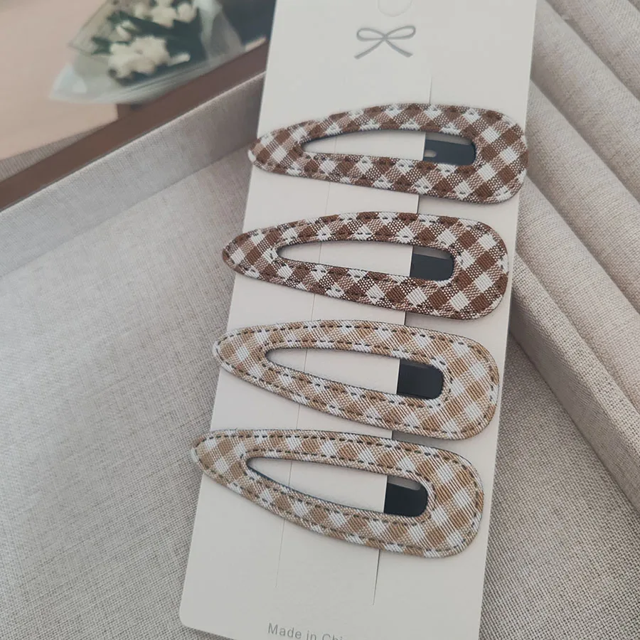 4 Buah Klip Samping Rambut BB Kotak-kotak Klasik Gaya Kuliah Lucu untuk Anak Perempuan dan Wanita Jepit Rambut Modis Hiasan Kepala Ornamen Aksesori Rambut