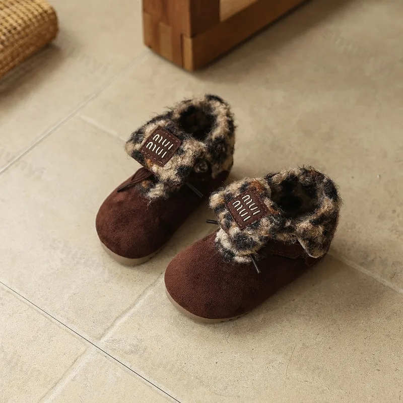 أحذية الأولاد خمر ليوبارد الدافئة شعر عالية الجودة 2025 الشتاء الأطفال موضة تنوعا أفخم مريحة عدم الانزلاق أحذية قطنية