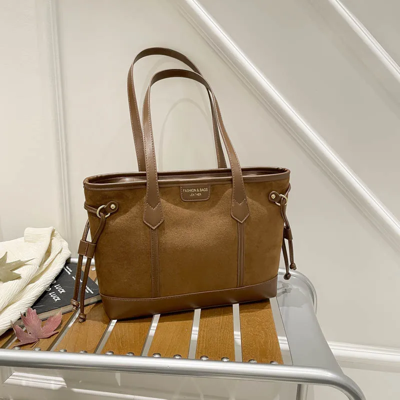 

​​2025 Autumn Vintage Tote Bag, Spacious Shoulder Purse for Women, Textured Commuter Bag, Minimalist Chic Crossbody Tote​