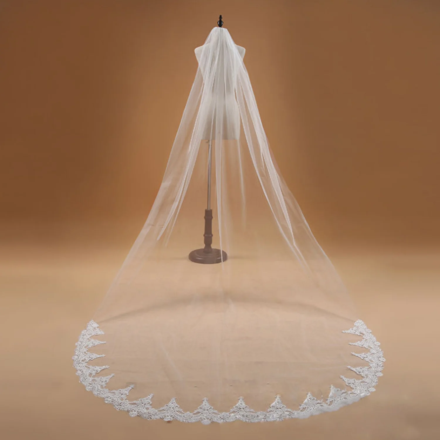 One Layer 1.5meter Width 3m Long Bridal Lace Veil With Comb Appliqued Women Marriage Bride's Cathedral Ladies Vintage Headscarf