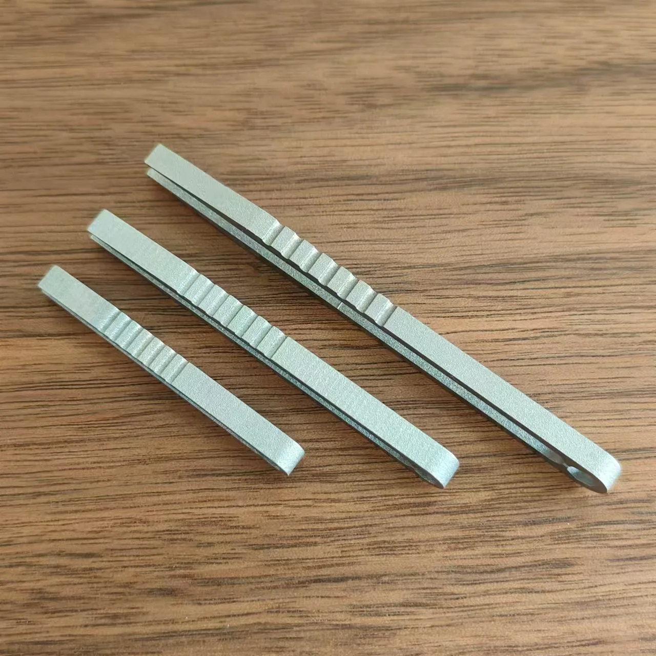 Pinça de titânio tc4, pinça de fixação edc multiuso, acampamento profissional, ferramenta de manutenção de bolso ao ar livre, prateado