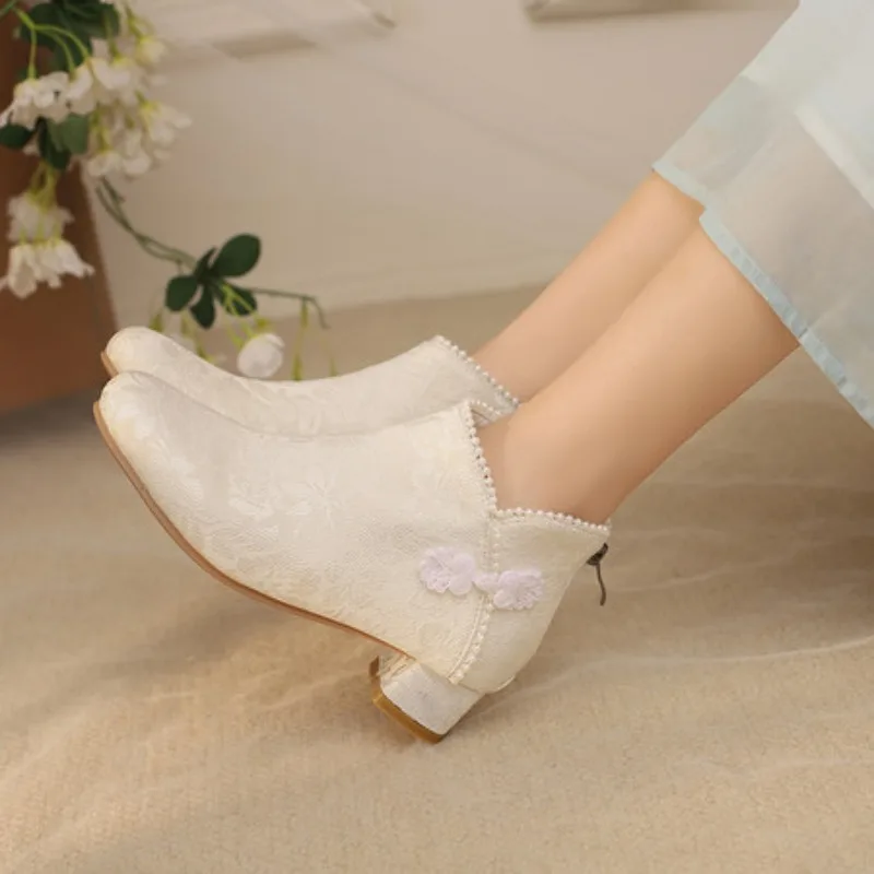 

Новинка 2023 года, зимние милые белые, черные женские ботильоны на среднем блочном каблуке 3,5 см, женская обувь больших размеров, маленький большой размер