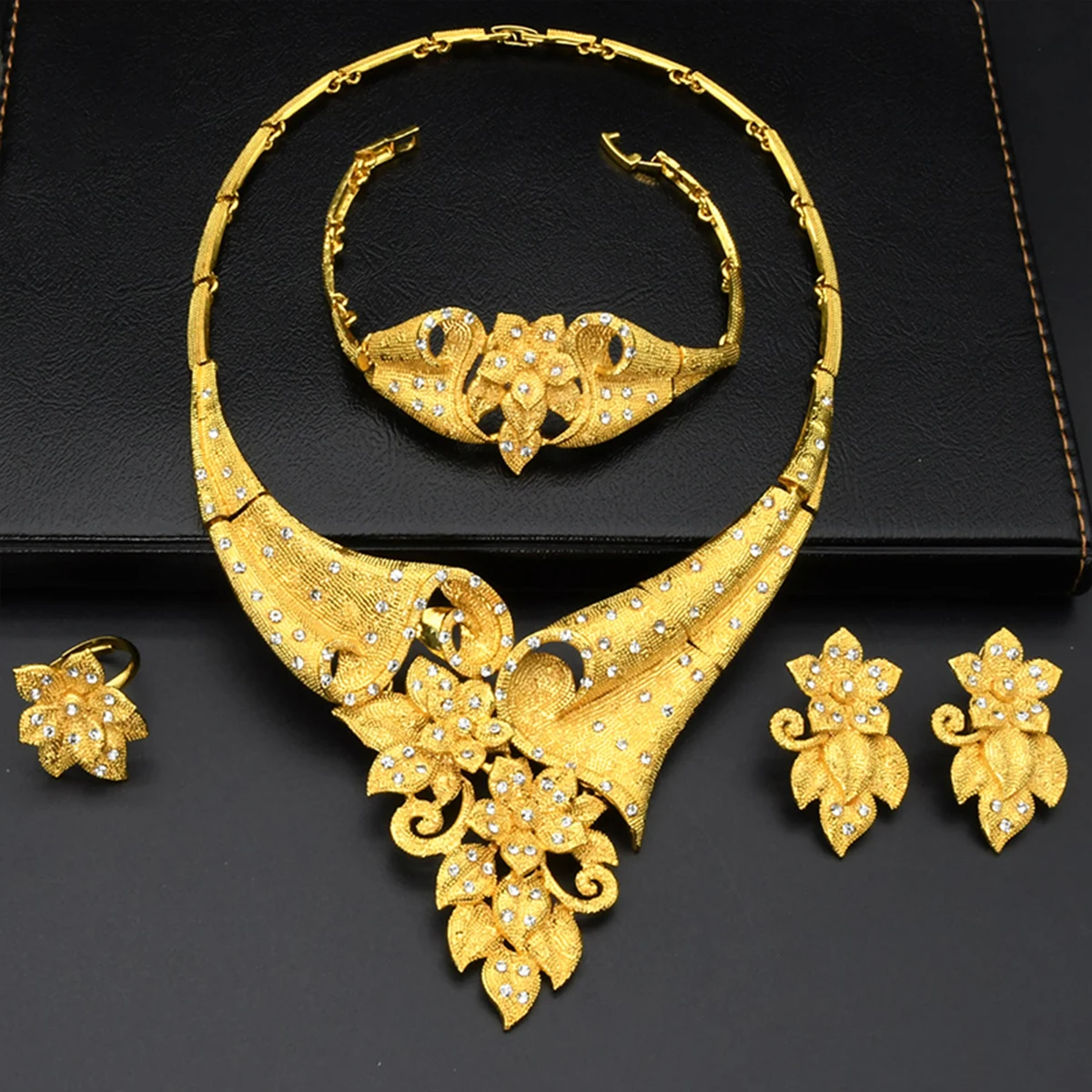 Set Perhiasan Warna Emas 24K A - Women Accessories Dubai ulasan dan harga