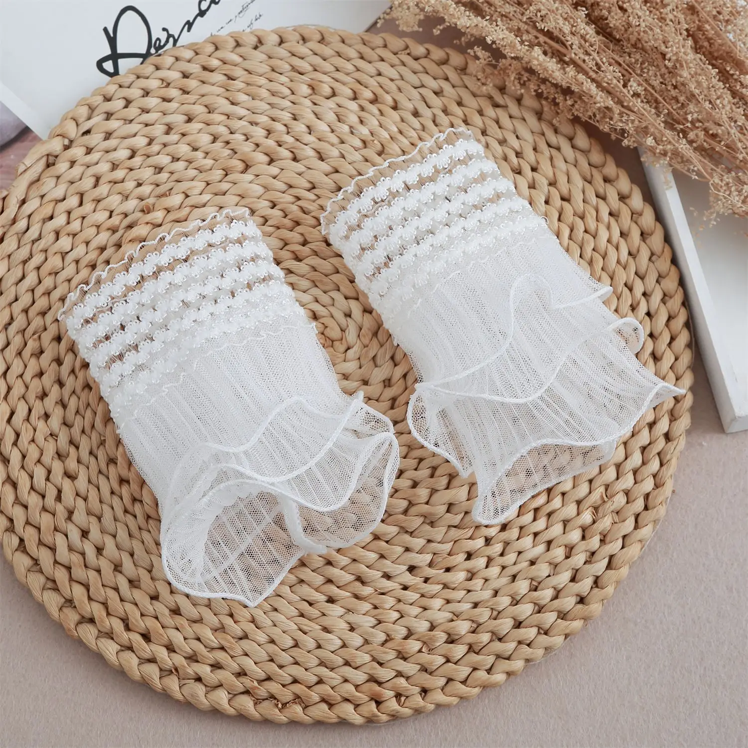 إكسسوارات دانتيل ثلاثية الطبقات بمزاج عطر صغير وأصفاد زخرفية ثلاثية الأبعاد وأكمام مزيفة وأساور يدوية