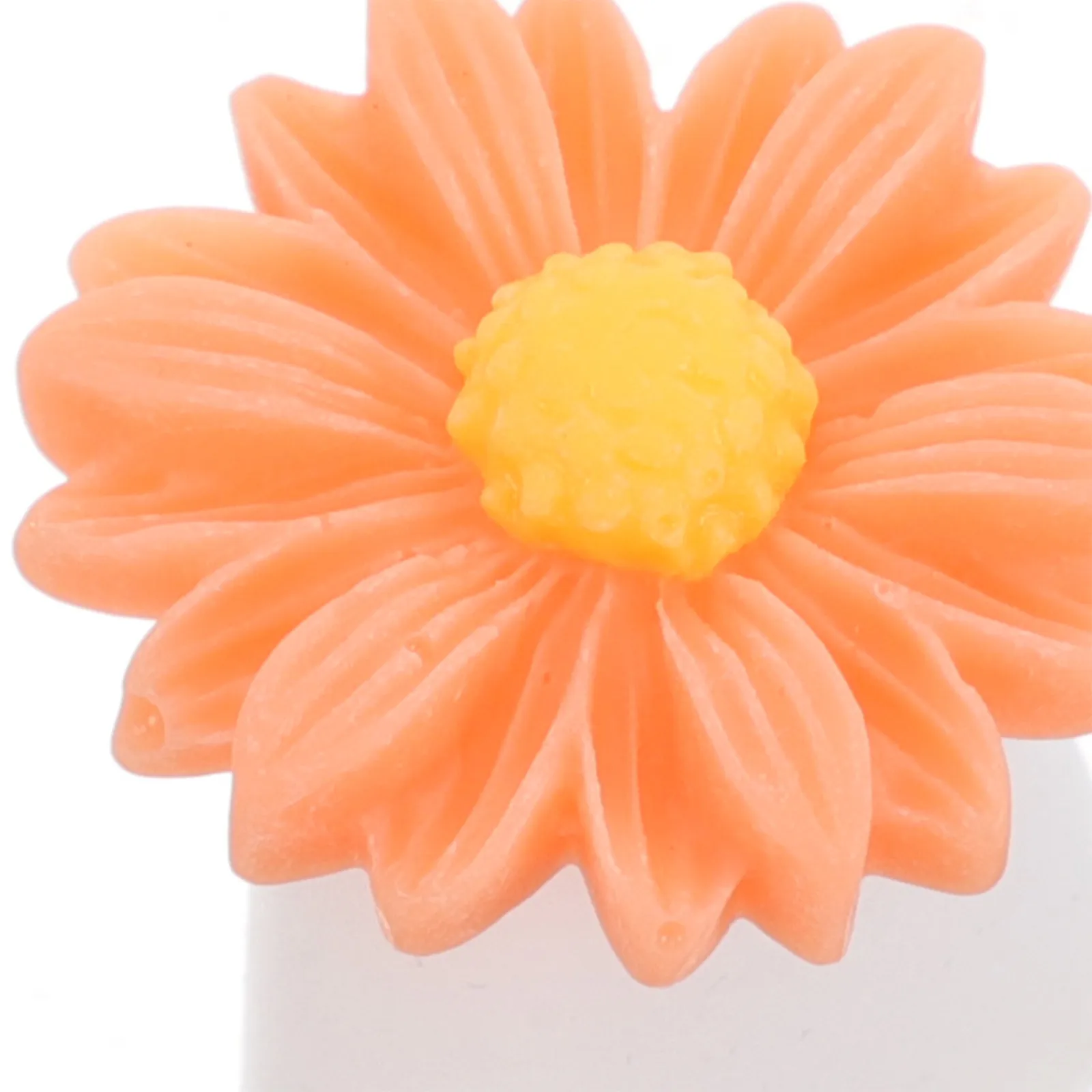 Daisy Flower Silicone Toe Separators for Pedicure Nail Art Non-Slip Comfort Fit Prevent Smudging Polish Wear with Sandals