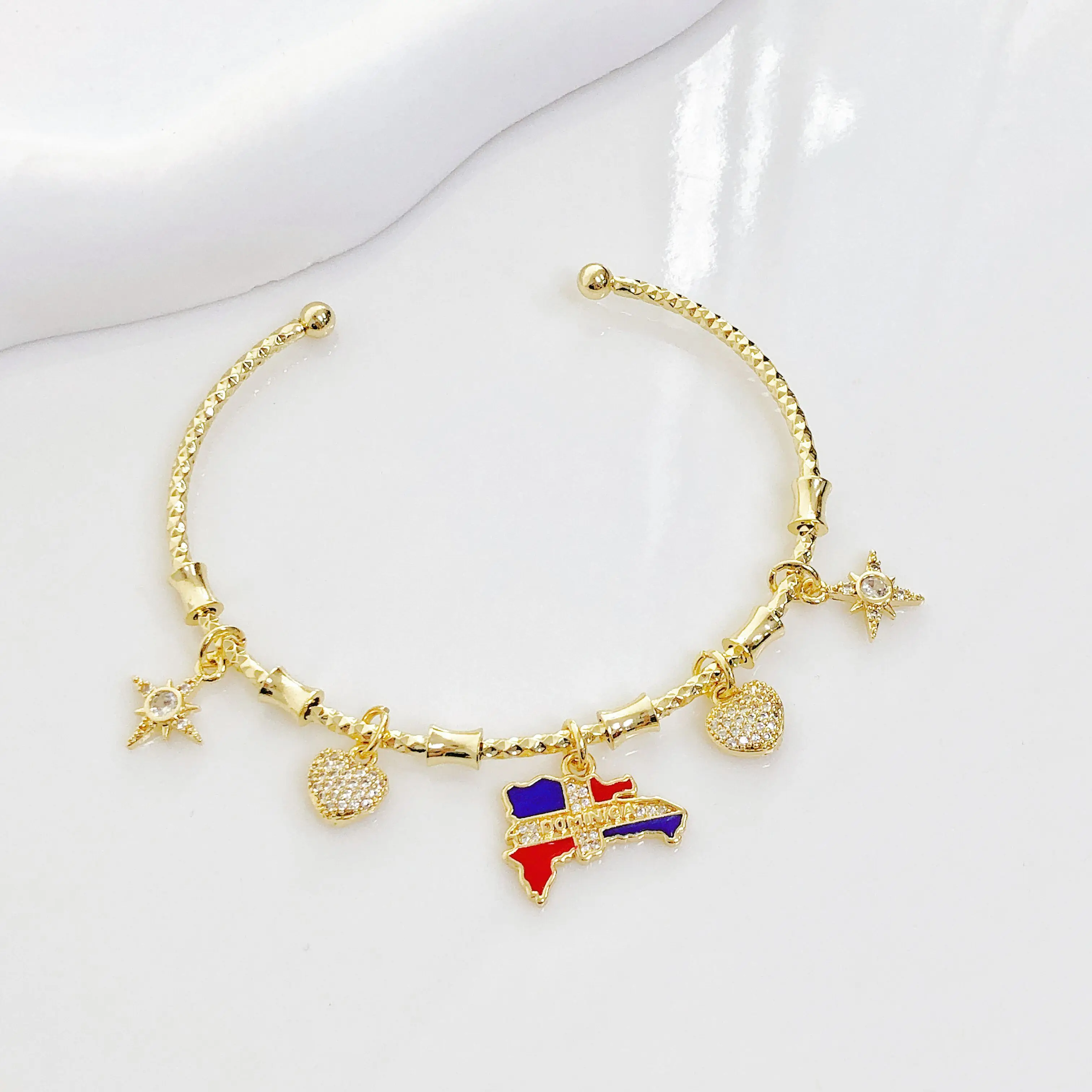 مطلية بالذهب علم البندقية نجمة الزركون الإسورة كاندي سوار كلاسيكي للرجال والنساء مجوهرات اليوم الوطني هدية عيد ميلاد