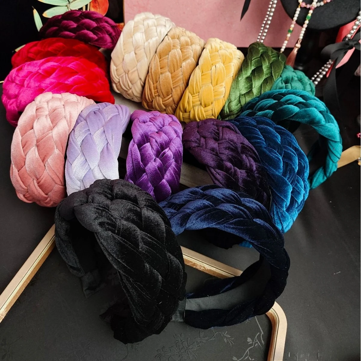 

European and American Fashion Retro High-End Velvet Braided Wide Headband for Women