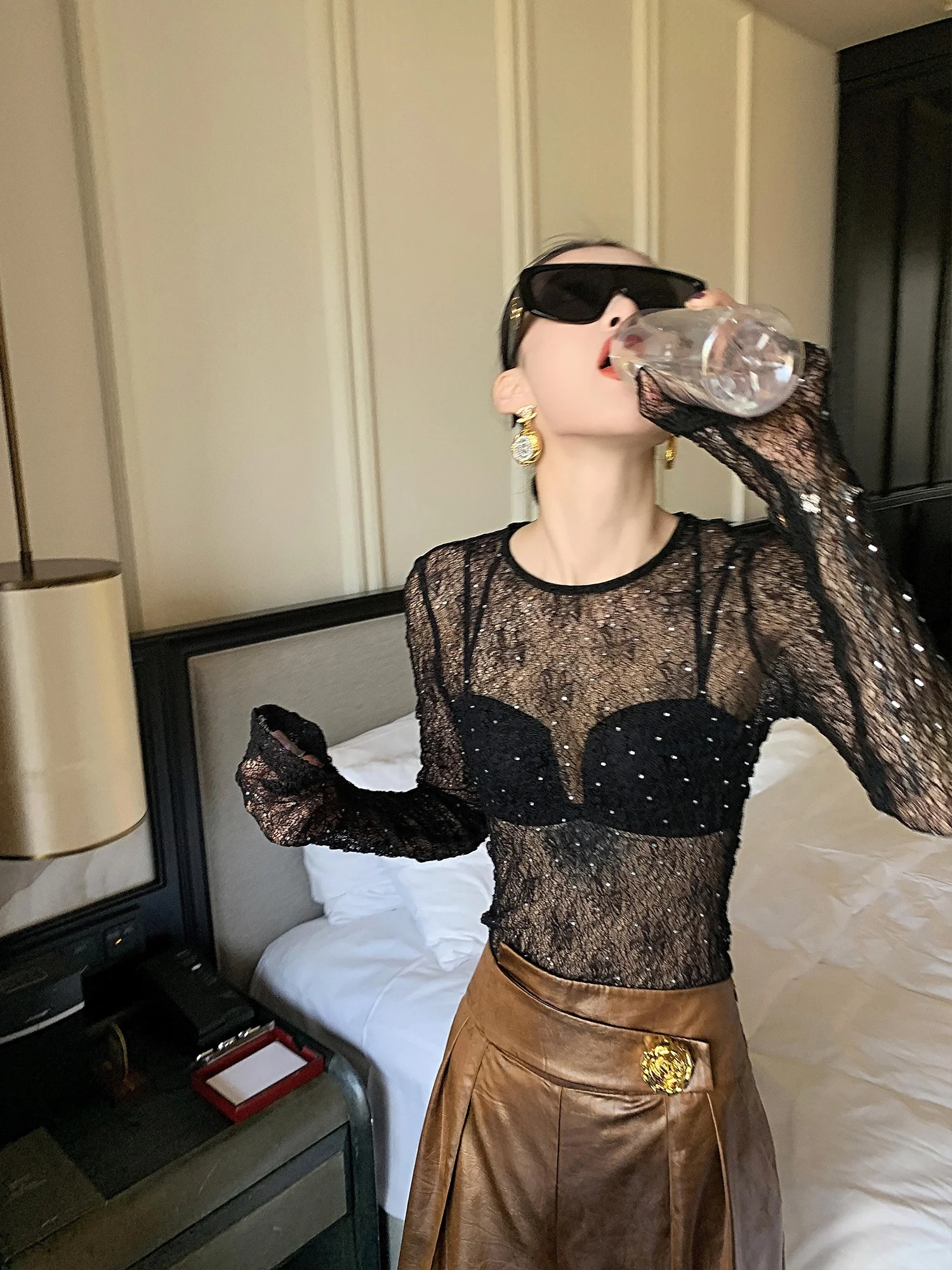 

Новая женская прозрачная базовая блузка Dongni3 весна-лето с кружевом, цветочным узором, стразами и длинными рукавами