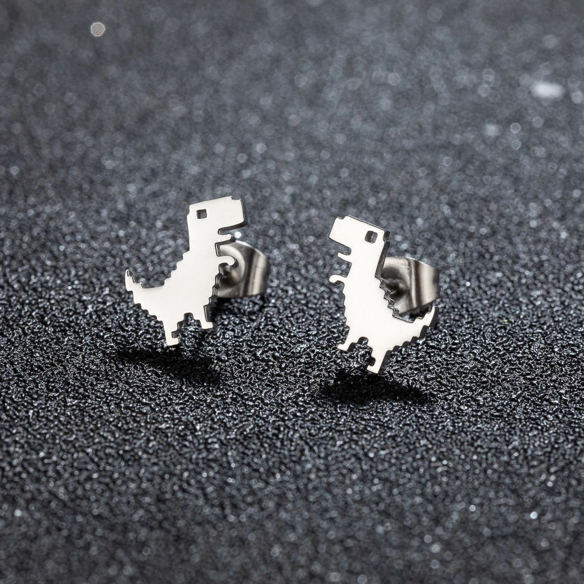 1 para nowych moda minimalistyczne śliczne kobiece kolczyki ze stali nierdzewnej Mini dinozaur stadniny dla dziewczynek biżuteria akcesoria prezenty