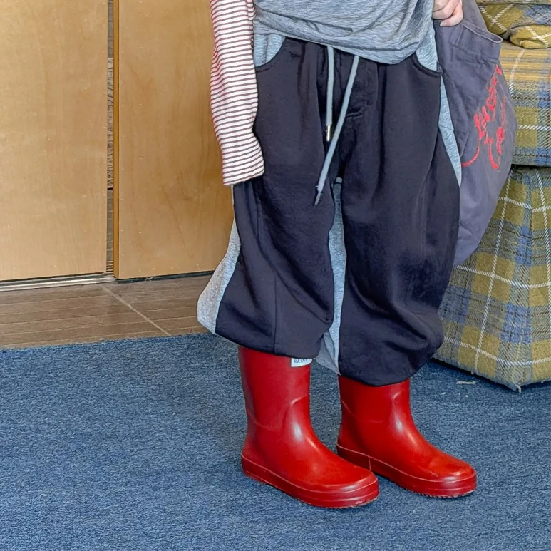 

Новые детские спортивные брюки-джоггеры из хлопка с пэчворком для мальчиков и девочек, весна 2026, повседневные свободные штаны для малышей, детская одежда