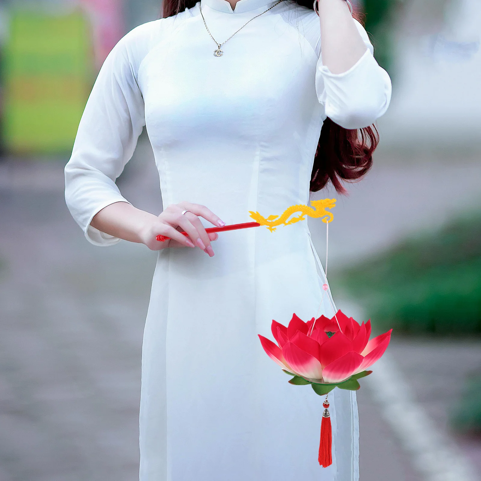 

Handheld Lotus Flower Lantern DIY Glowing Lantern Mid-Autumn Festival Chinese New Year Outdoor Garden Decor Hanfu Photography