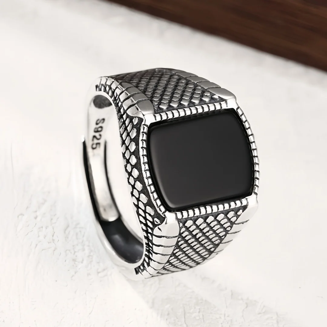 New S925 Sterling Silver Charms Rings for Men Antique Rivet Pattern Geometric Black Agate Ring Fashion Fine Choice Jewelry