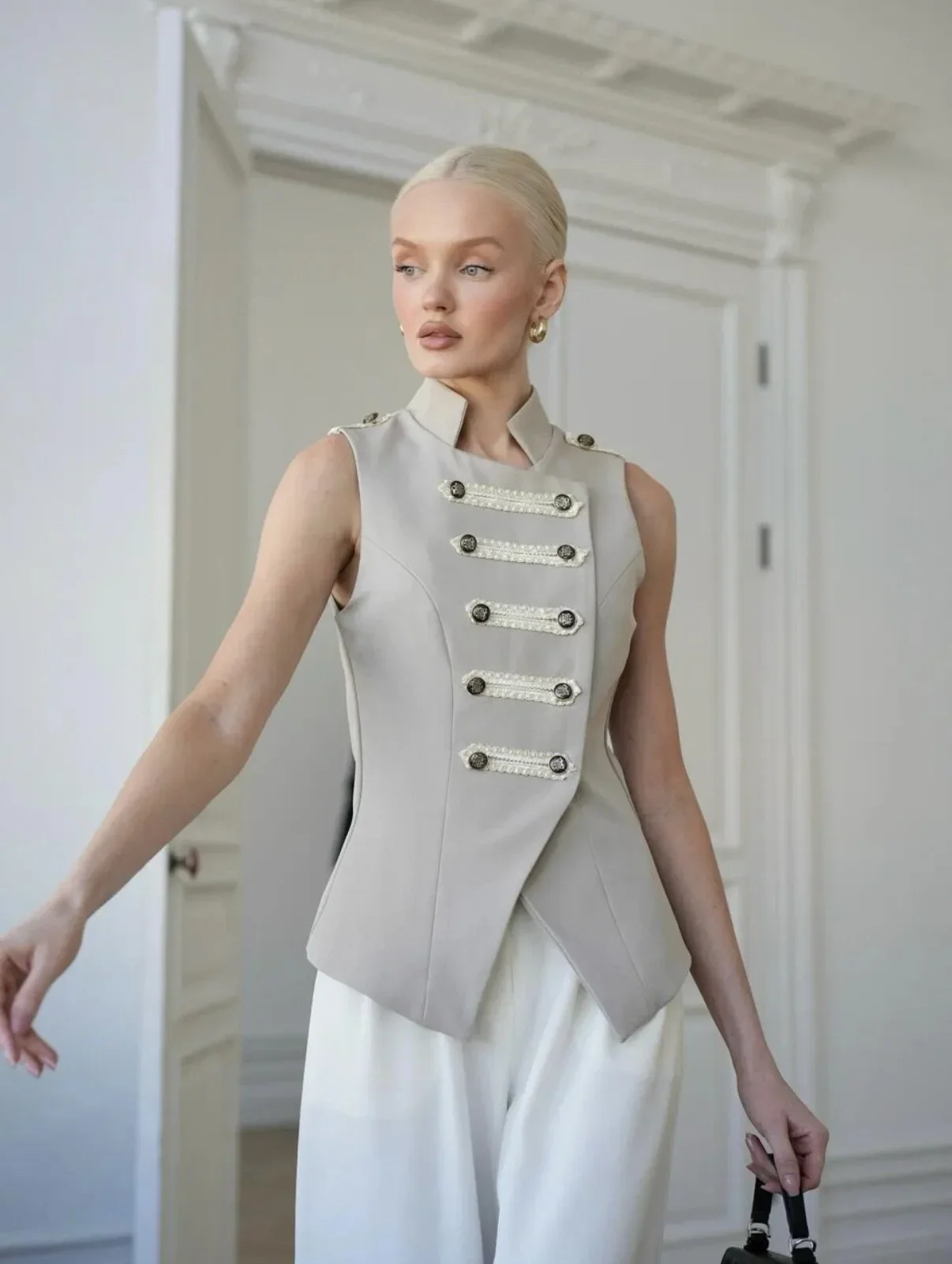 

Women Khaki Military Style Fitted Waistcoat Elegant Stand Collar Sleeveless Button Detail Blouse 2026 Office Party Daily Tops