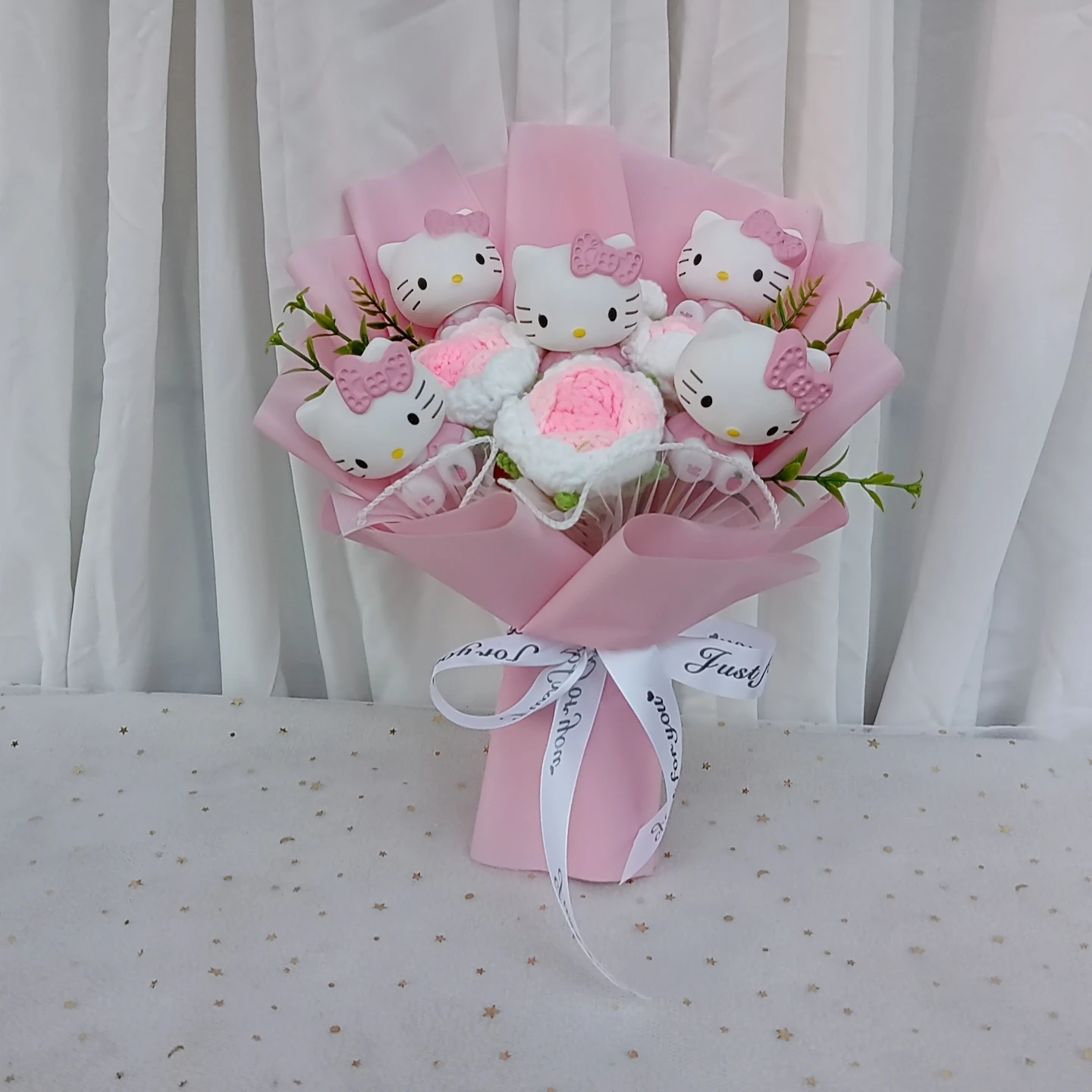 Hello Kitty Hand Woven Rose Bouquet Kawaii  Anime Vinyl Hello Kitty doll Valentine's Day Christmas Holiday Gift